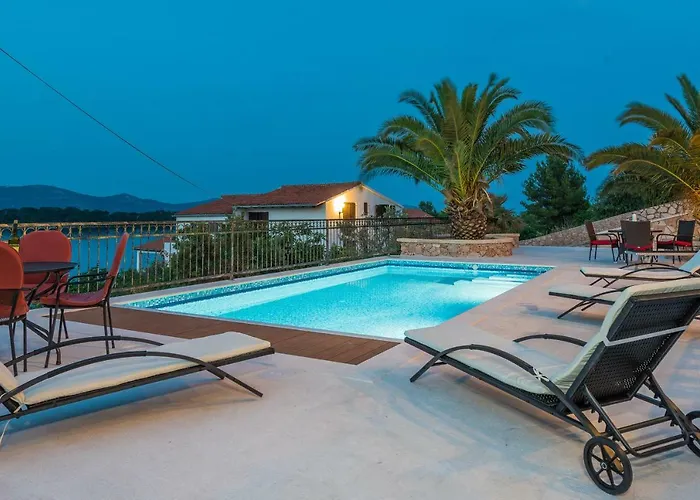 Апартаменты Iz Вели-Иж