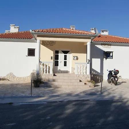 Apartment Iz
