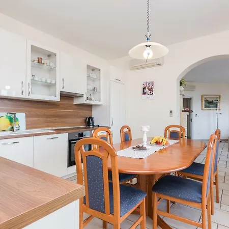 Iz Apartment