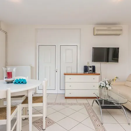 Iz Apartment *