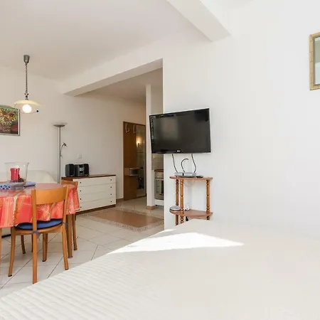 Iz Apartment *