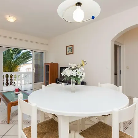 Iz Apartamento Veli Iž