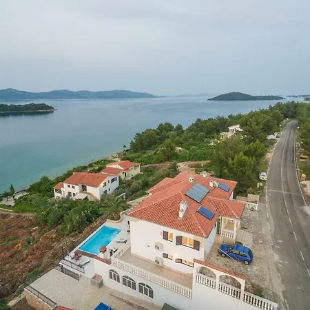 Iz Apartment Veli Iž