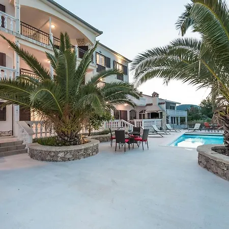 Iz Апартаменты Вели-Иж